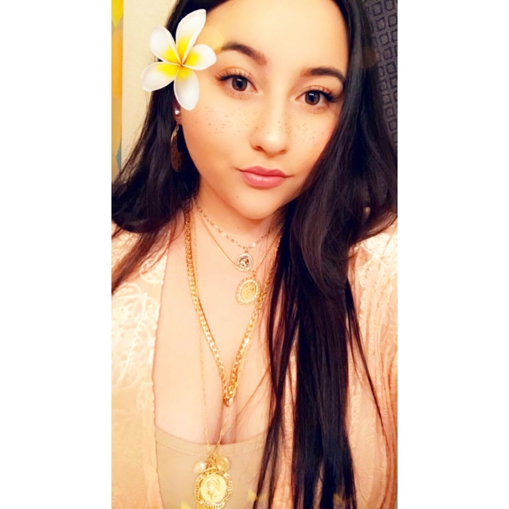 Meet your Posher, Valerie